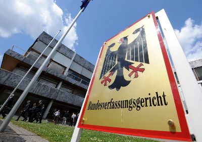 Se decide hoy en Karlsruhe: 700 mil millones de Euros (Act. II)